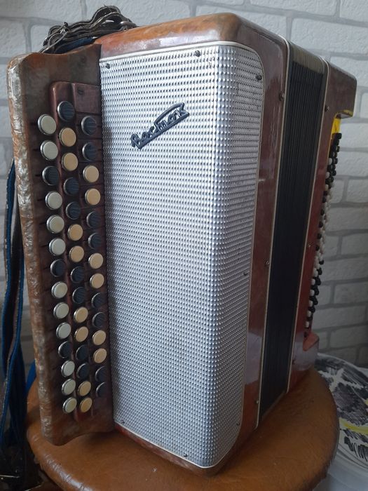 Продам баян "Восток"