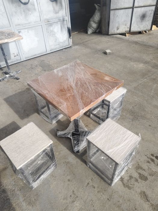 Лофт. Стол, стул, табуретки.