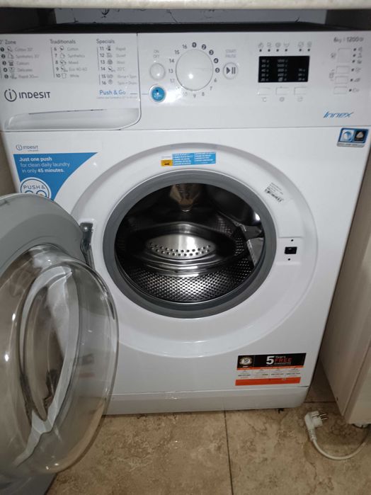 Продавам,Пералня Indesit Slim