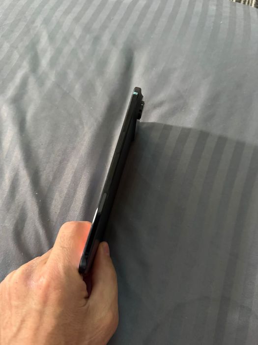 Продам Айфон 17 air