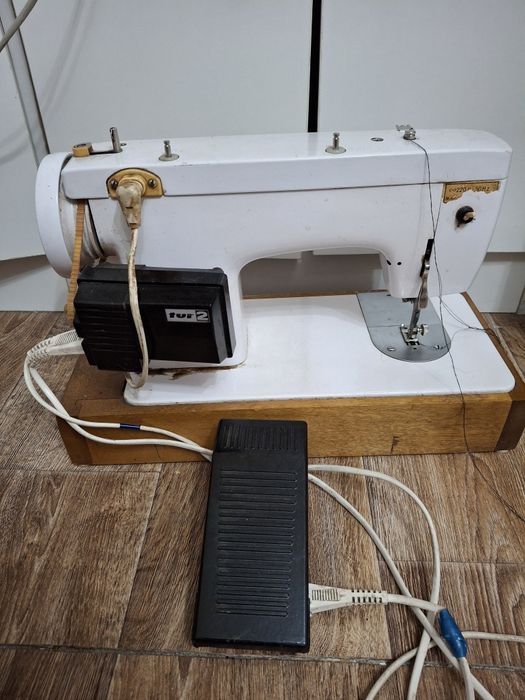 Швейная машинка  Чайка-132 М