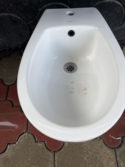 Биде в нормальном состоянии продам .