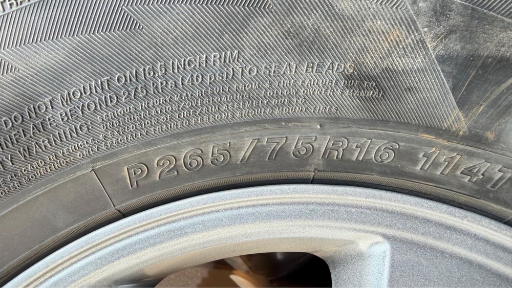 Продам шину с диском 265/75/16 Алматы