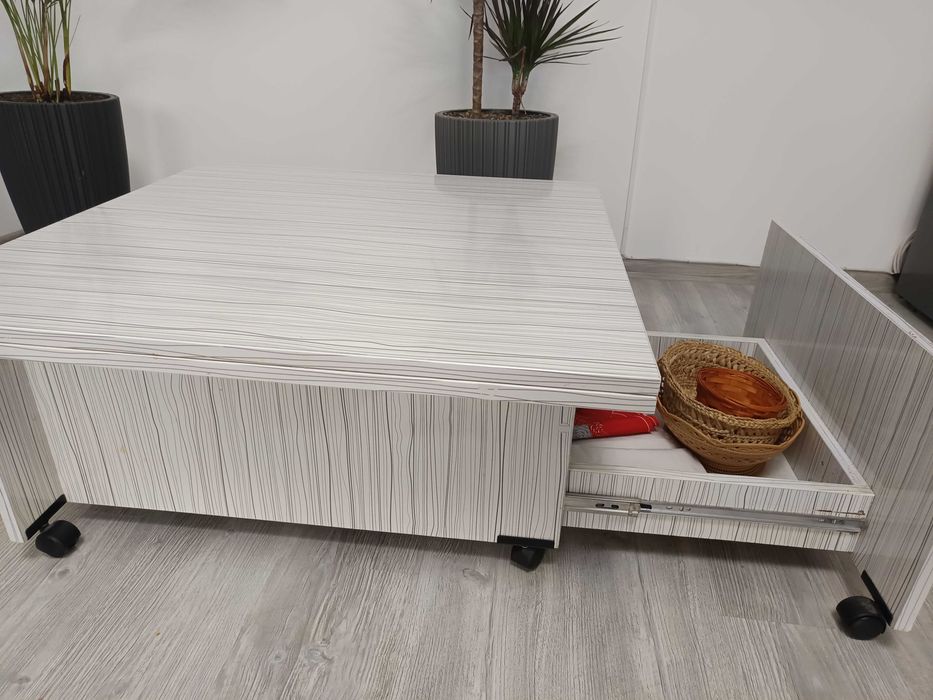 Vând masa de cafea extensibila