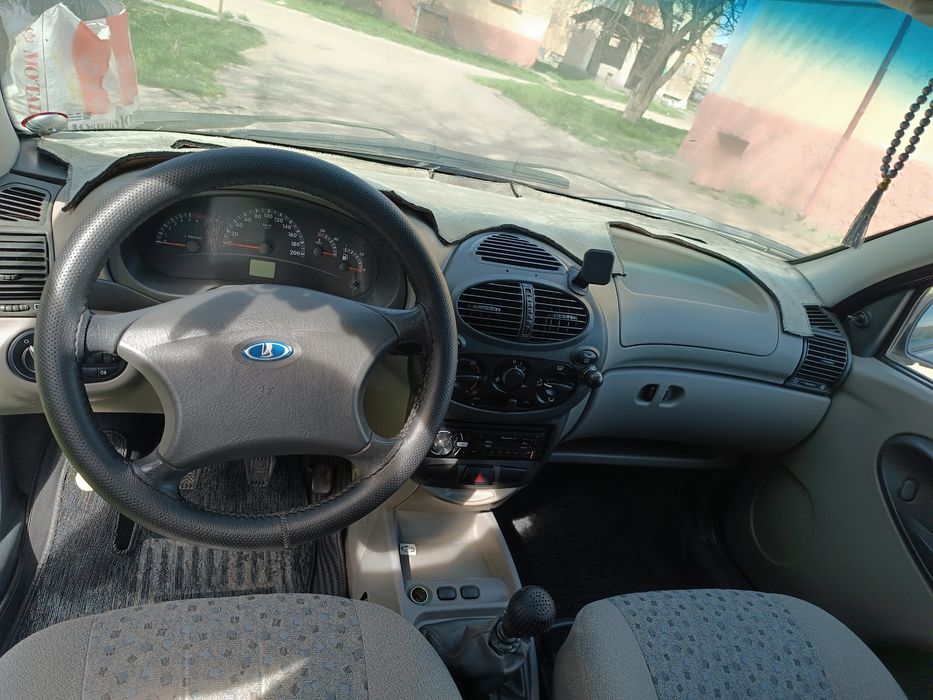 Lada kalina sotiladi