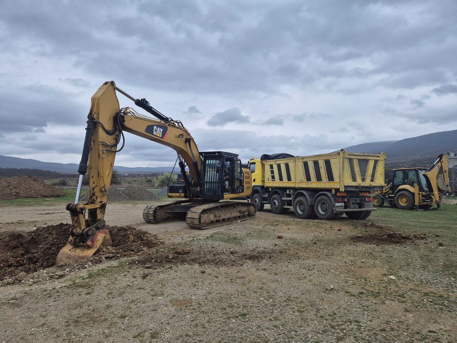 Багер под наем Сливен | CAT,Hyundai | Самосвали | Manitou | Водоноска