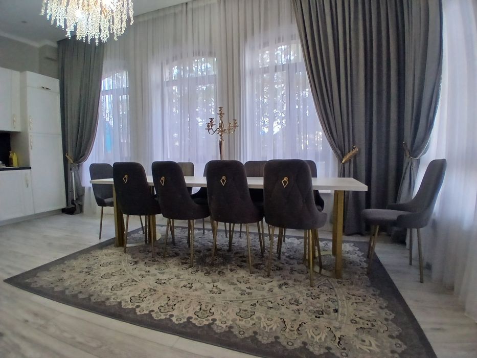 Продам стол  хорошем сост.