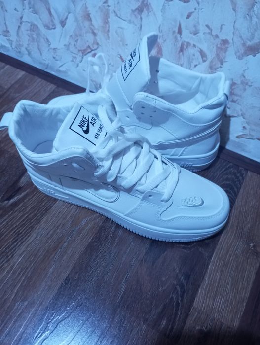 Продаются кроссовки