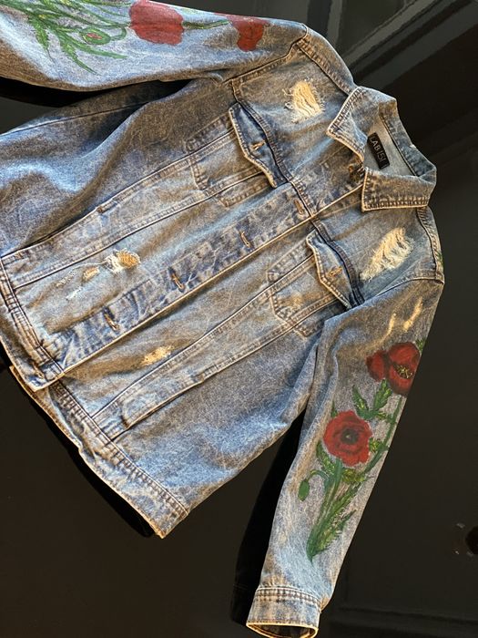 Джинсовая куртка с рисунком ручной работы