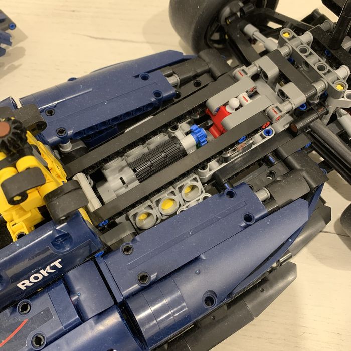 Конструктор Болид Формулы 1 в собранном виде