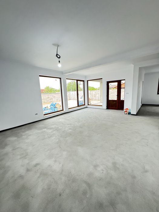 Vand casa noua 175 mp