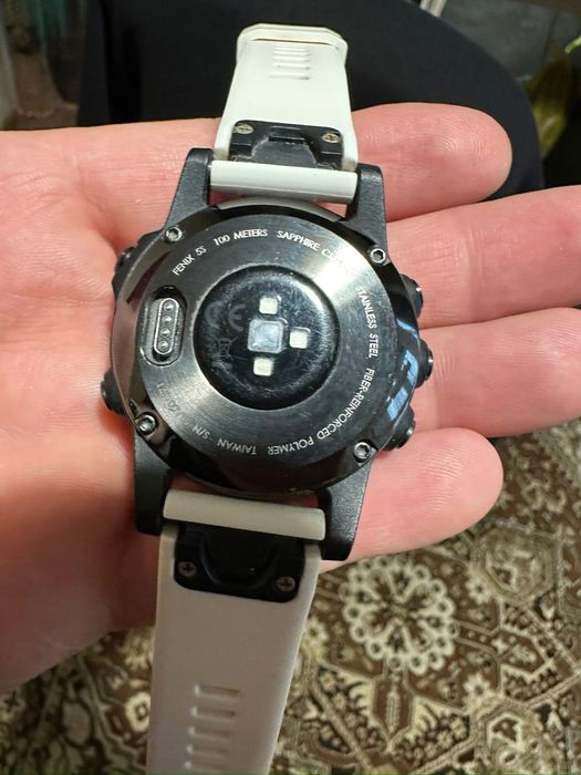Часовник Garmin FENIX 5S