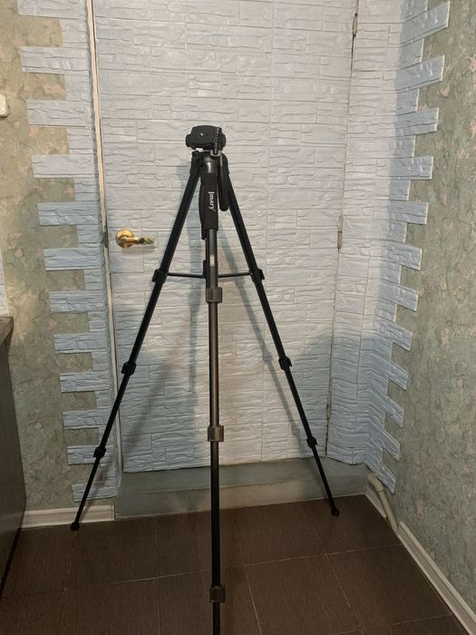 Штатив для фотоапарата