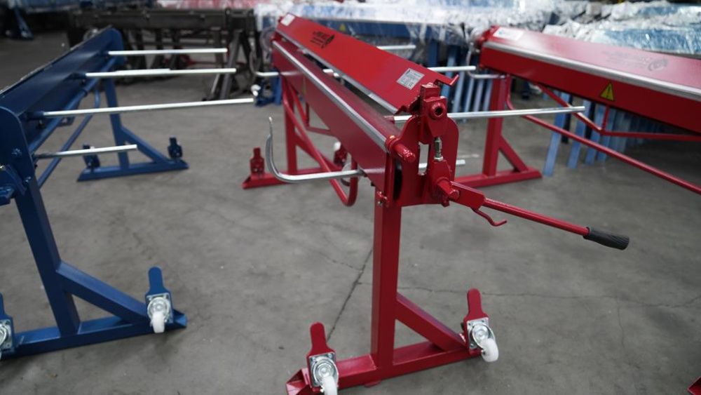 Abkant 2,14T/0,8 contine: role taietoare si dispozitiv pentru falca