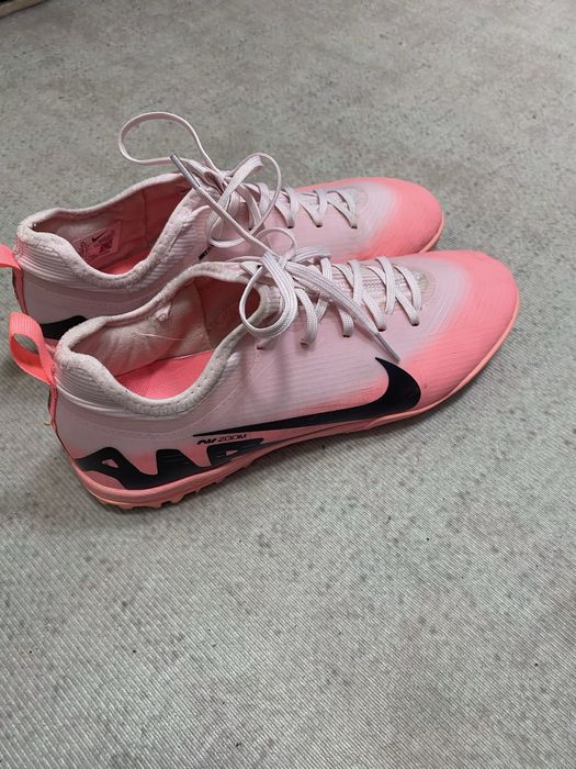 Кроссовкы сатылады размер 43