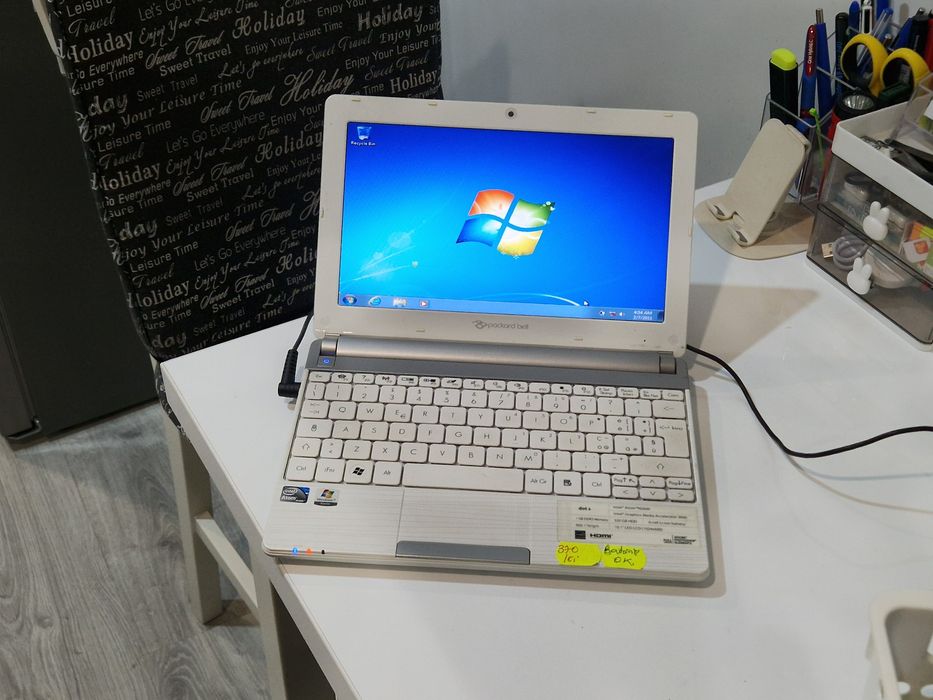 Mini laptop Packard Bell perfect funcțional