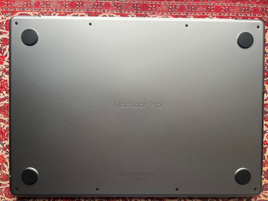 Macbook pro m1 16/512гб 14 дюйм