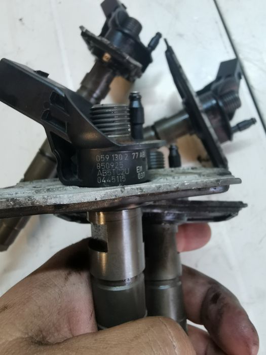 Injector audi a4 b7 3.0tdi BKN 204cp 250lei buc