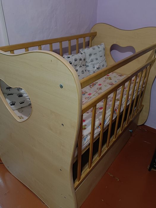 Продам кроватку 8