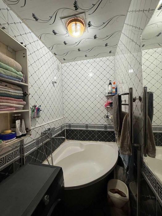 Yunusоbоd 17 kvartal 3 xona 2-etaj 78m2 srochno sotilvotti Tores emas.