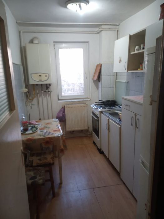 Vand apartament 2 camere semidecomandat