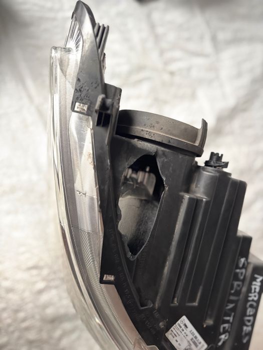 Фар (ляв) • Mercedes Sprinter W907/W910 (2018→)