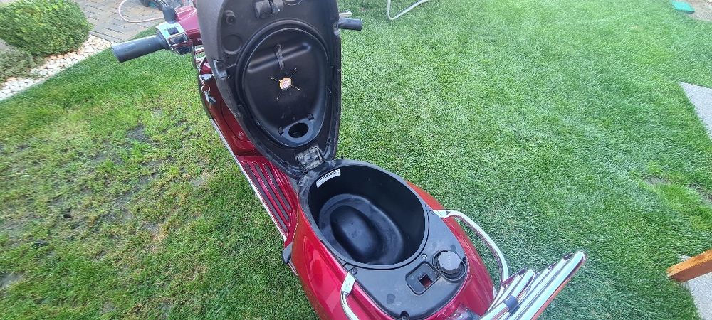 Vând Scuter Vespa Primavera Touring 49cmc !