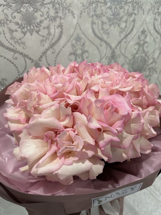 Букет свежих роз