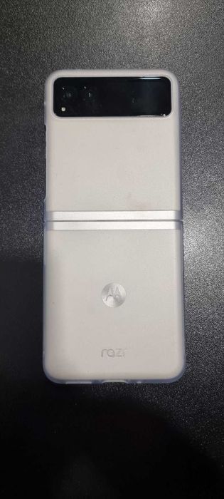 Motorola razr 40