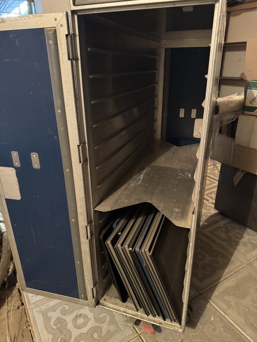 Самолетная тележка для питания