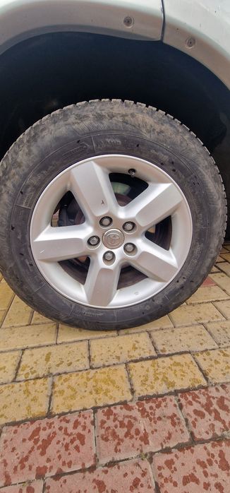 Продавам Toyota Rav 4