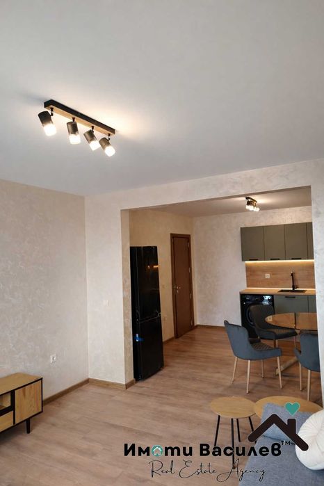 Дава се под наем Тристаен апартамент в София, Център - 80 кв.м за 817.53 € - Снимка #4
