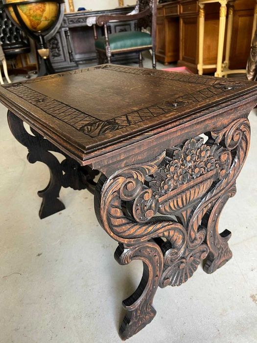 Masa de cafea,foarte veche!