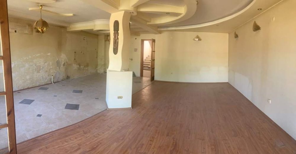 Продава се Къща в Карнобат - 350 кв.м за 458 €/кв.м - Снимка #3