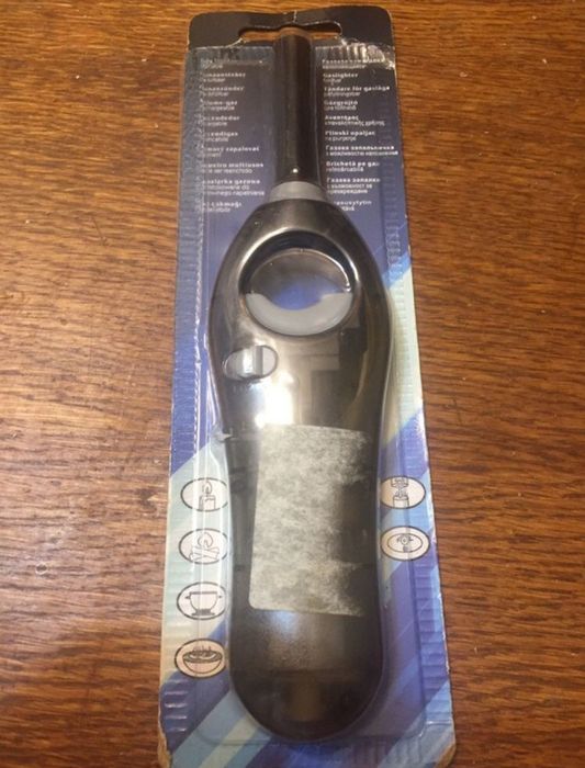 Aprinzator aragaz cu quartz, reîncărcabil.
Aprinzator aragaz cu quartz