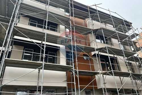 Продава се Тристаен апартамент в Шумен, Пазара - 97 кв.м за 1150 €/кв.м - Снимка #1