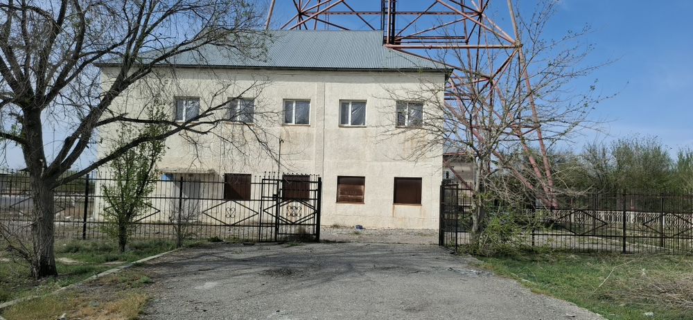 Здание продается