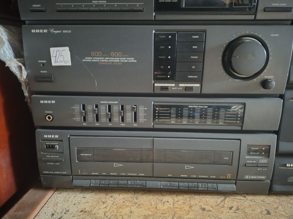 Linii Uher și Universum argintiu