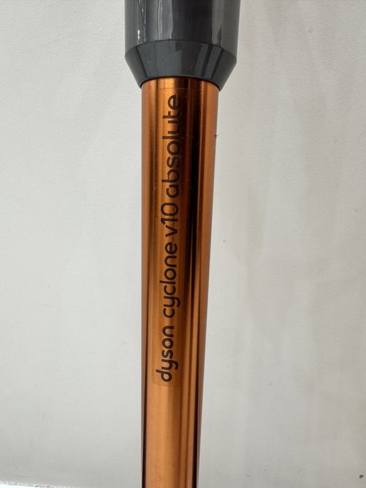 Dyson cyclone v10 absolute пылесос