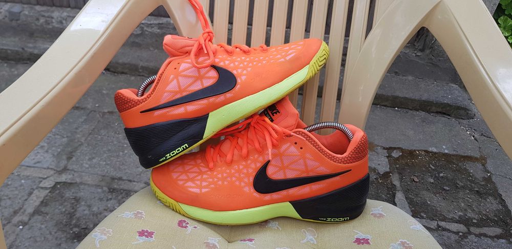 Оригинални маратонки Nike Zoom Cage 2