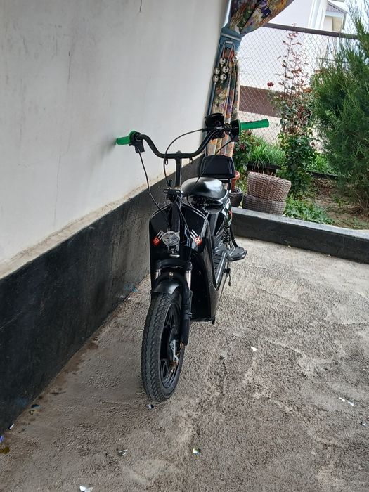 Скутер сатамын состаяние идеальный