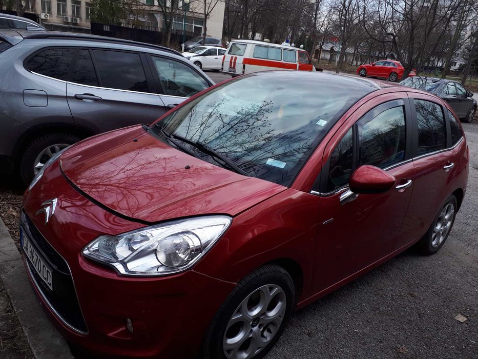 Продавам СитроенC3 -110000км,запазен и много поддържан.