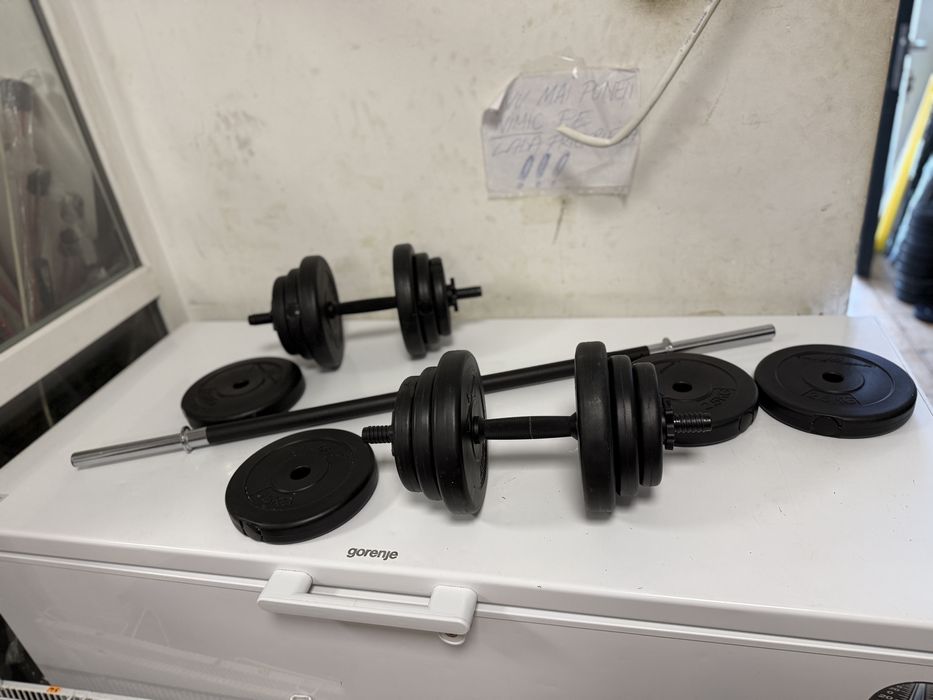 Pachet sala Gantere+bara dreapta cu neopren greutate totala 32 kg. Noi