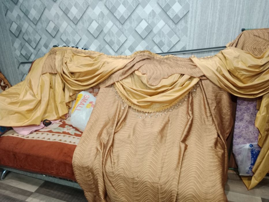Продам  комплекты  штор и кухонные
