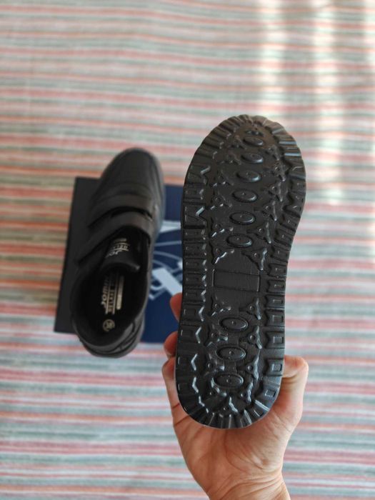 НОВИ дамски маратонки Jomix Summits (черни) – №38