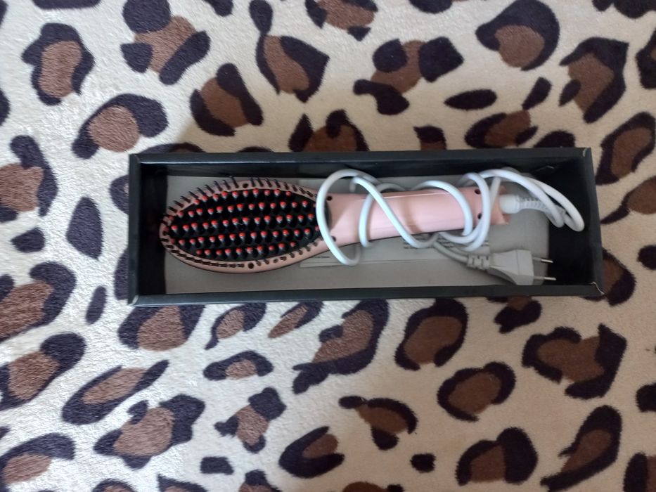 Perie pentru îndreptat părul