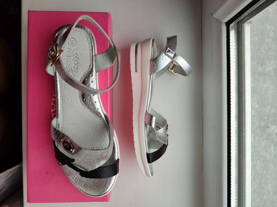 Новая детская  обувь