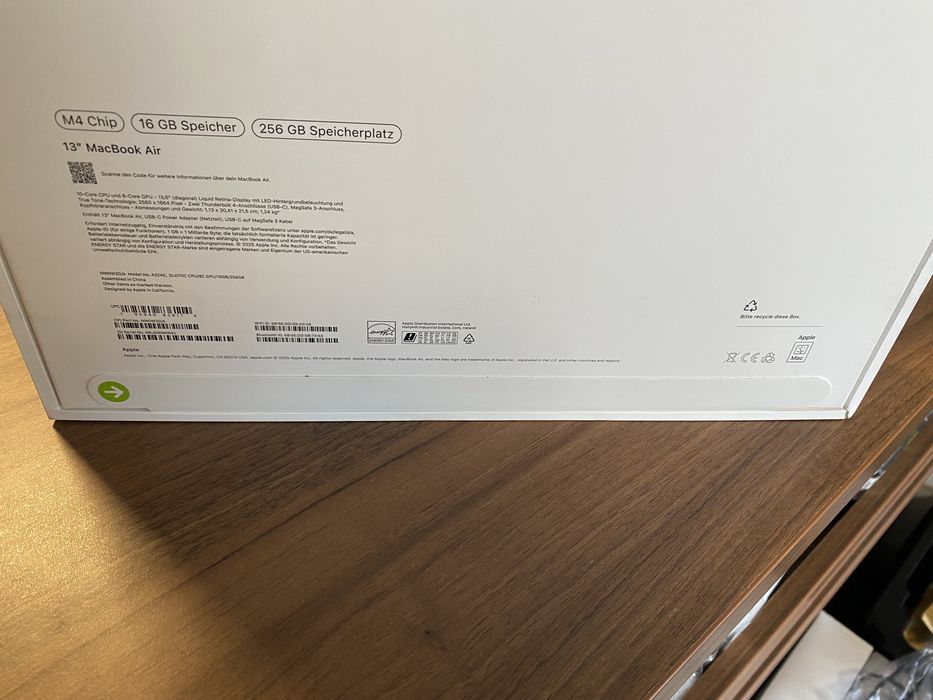 MacBook Air 13-inch/ M4 / 16 Gb RAM / 256 Gb / Silver / Sigilat|