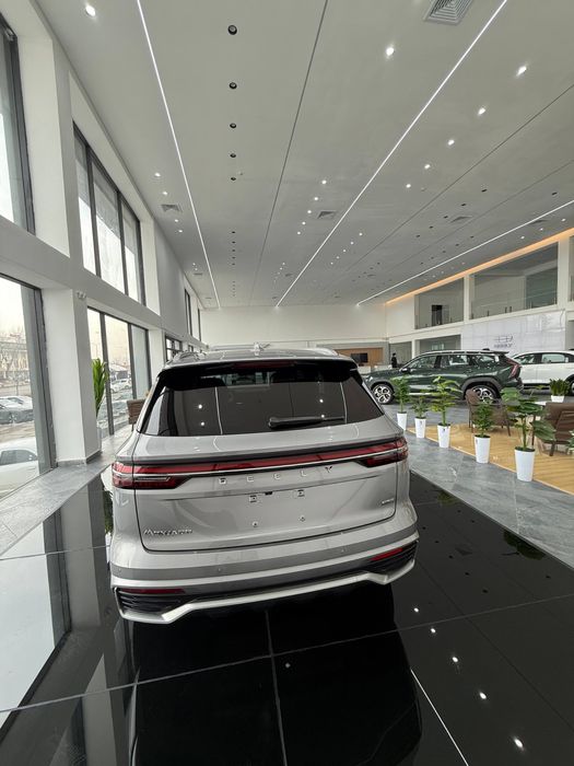 Geely Monjaro avtomobili