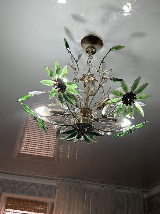 Люстра жақсы жағдайда